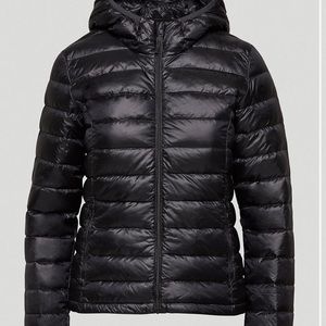 Aritzia TNA Botanie packable puffer